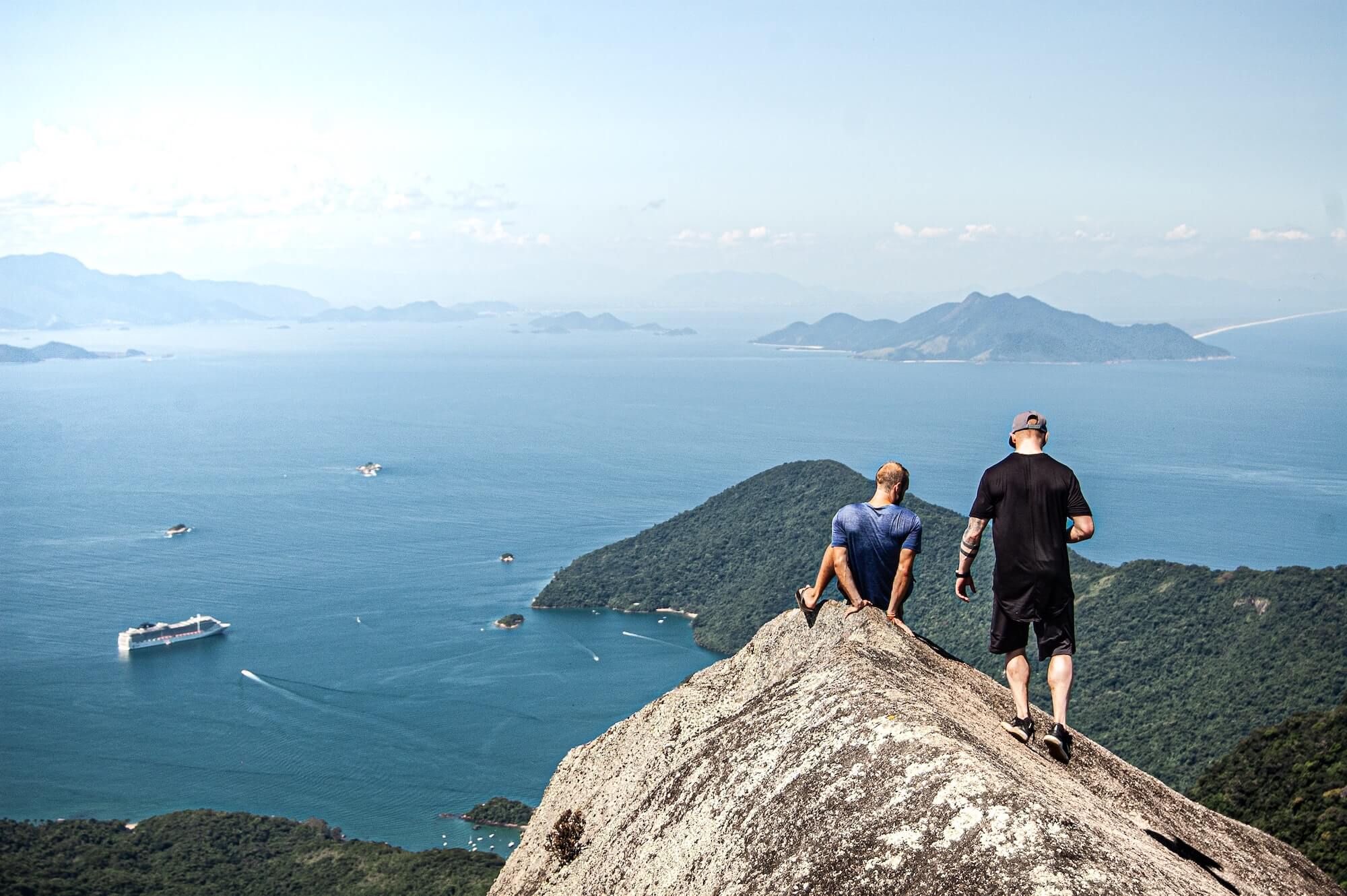 Pico do Papagaio panoramic summit view, Ilha Grande